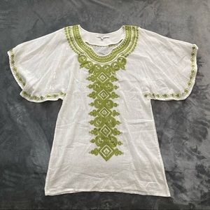 Trina Turk, Women’s white, Small tunic style dress, detailed green embroidery
